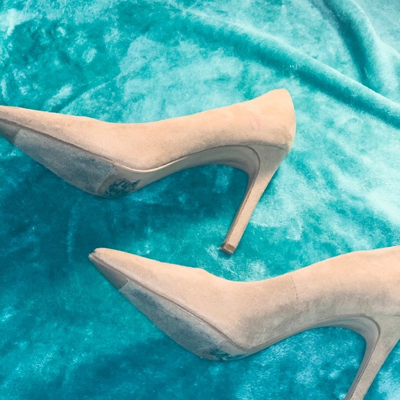 Heels - Picture 3 of 4